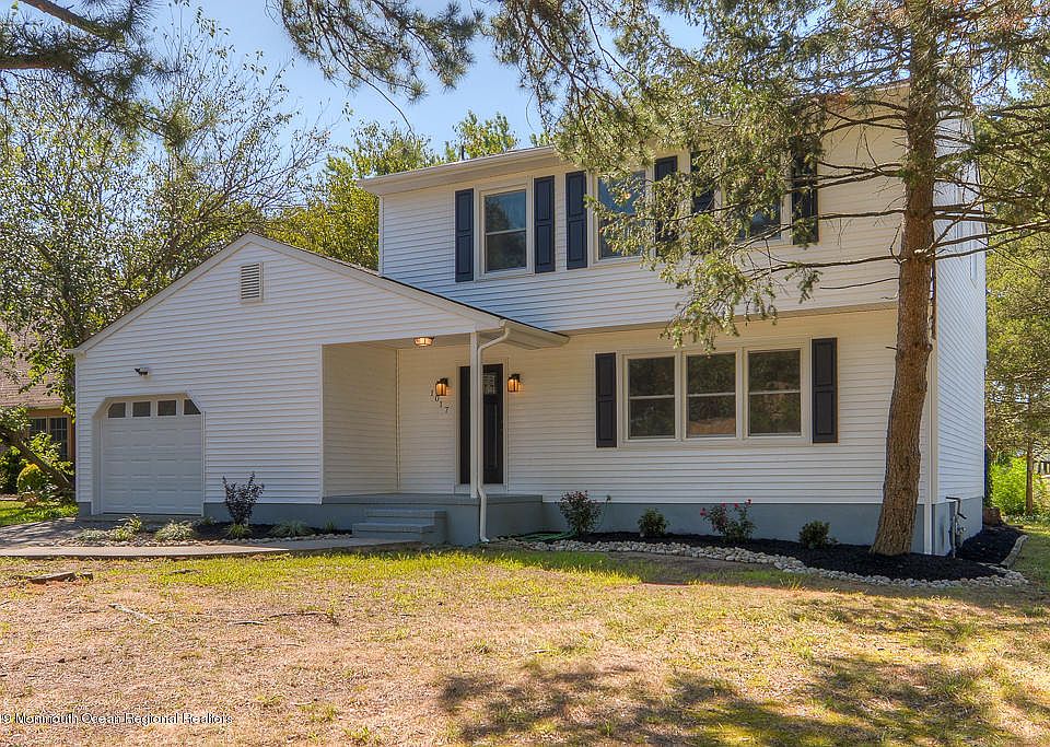1st image of 1017 Roanoke Dr