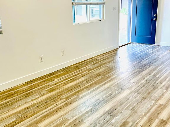 4th image of 530 E Mariposa St APT 30