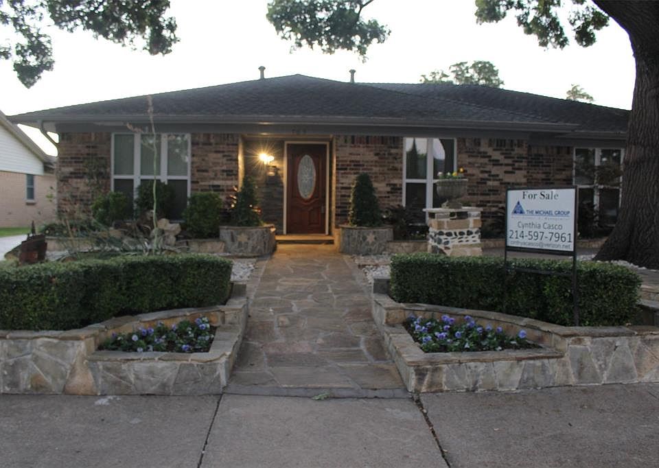1st image of 705 Bradfield Dr