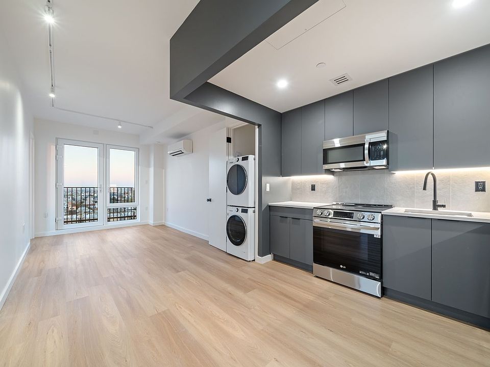 1st image of 931 Carroll St #1714