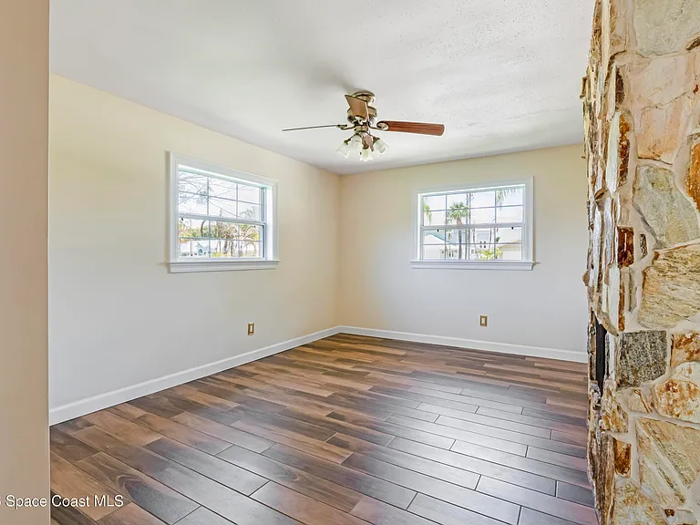 317 Surf Dr — Photo 19