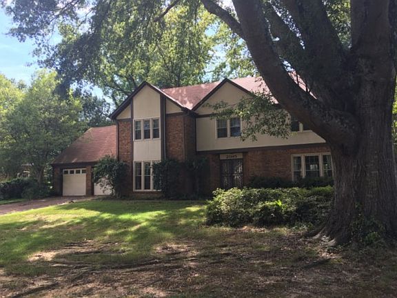 2nd image of 2085 Thorncroft Dr
