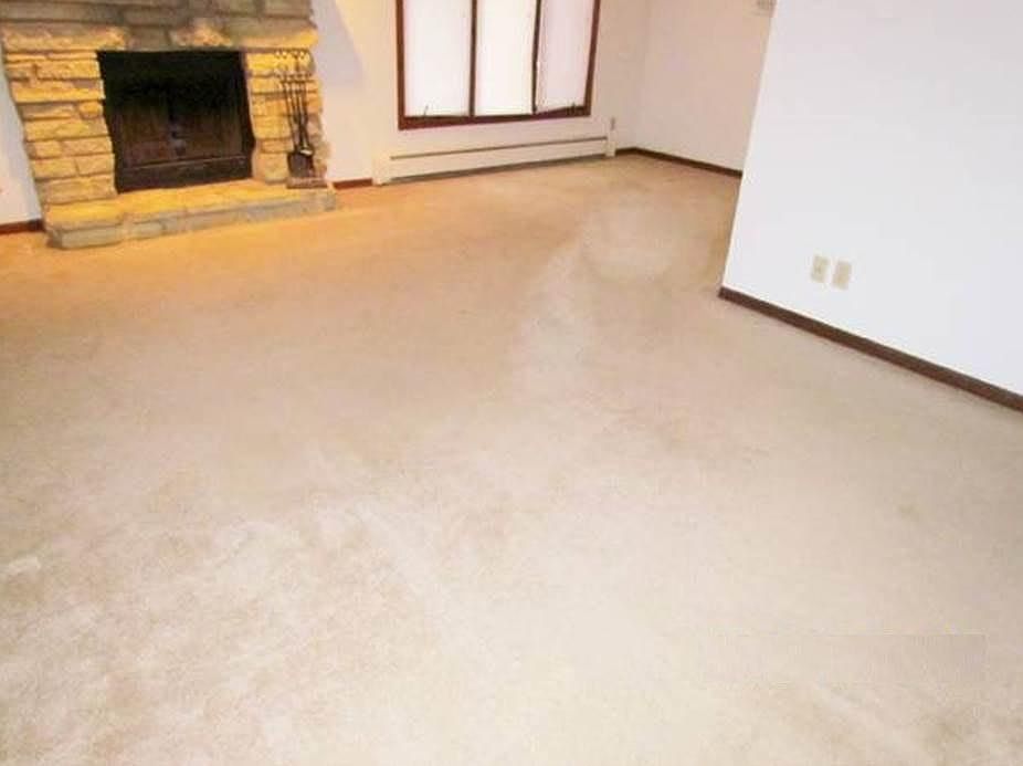 Livingroom With Fireplace