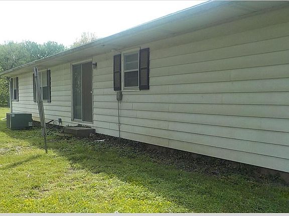 4th image of 2502 Midland Ave