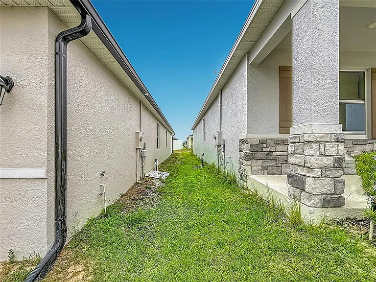 418 Quayside Ave — Photo 39