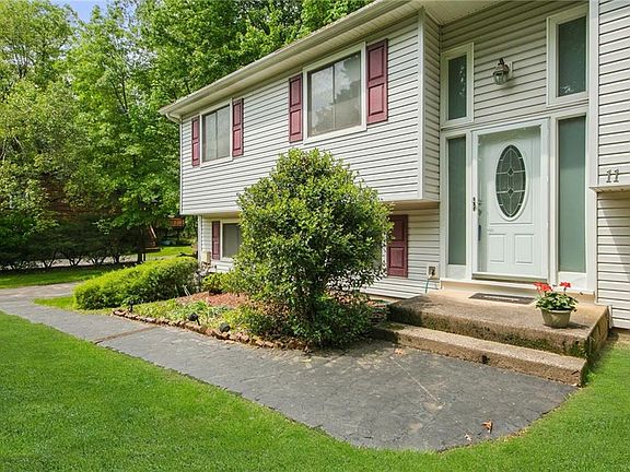 4th image of 11 Hereford Ln