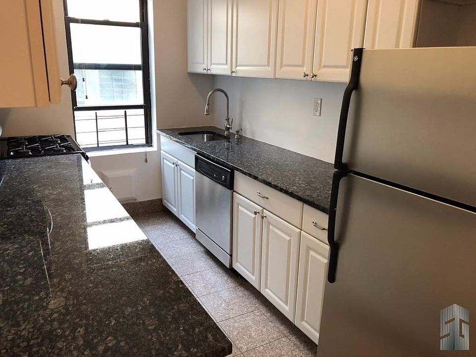 1st image of 921 Washington Ave APT 6H
