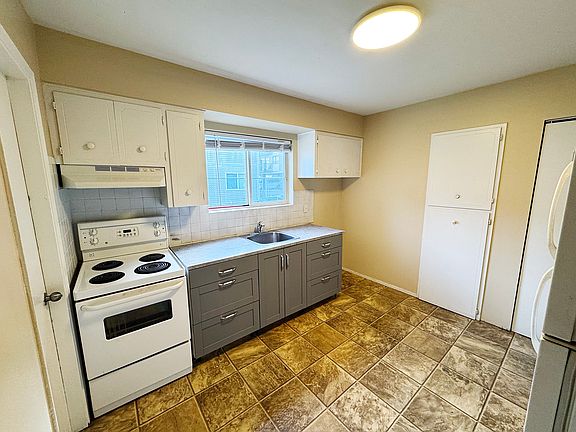 2nd image of 9490 Williams St #1