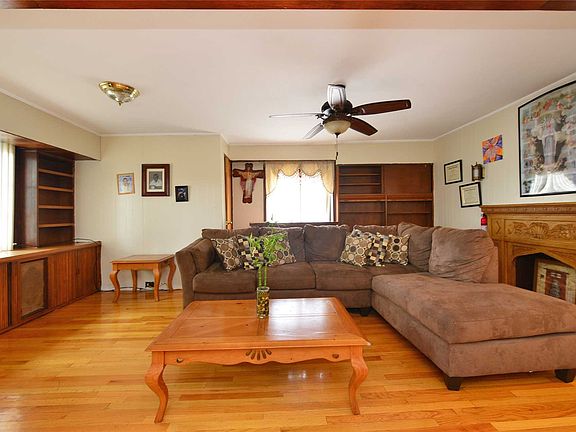 2nd image of 10723 131st St