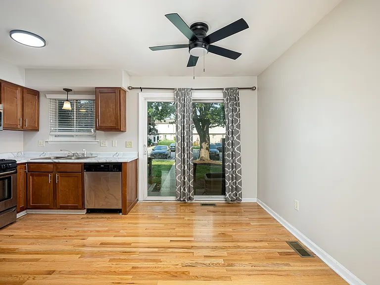 251 Sheffield Dr — Photo 12