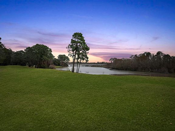 4th image of 31 Kingwood Greens Dr