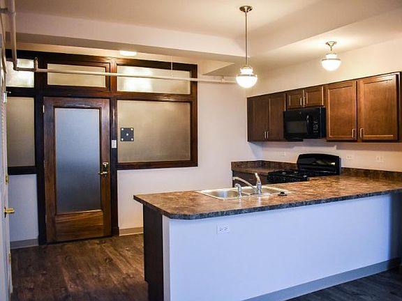 2nd image of 100 E Chicago St #4499f62b0