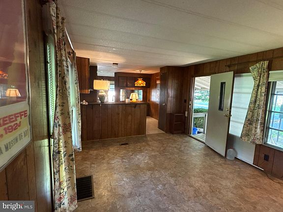 4th image of 105 Azalea Cir