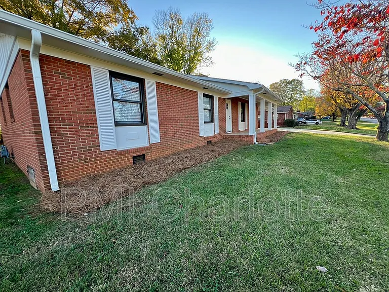 528 N Carolina Ave — Photo 3