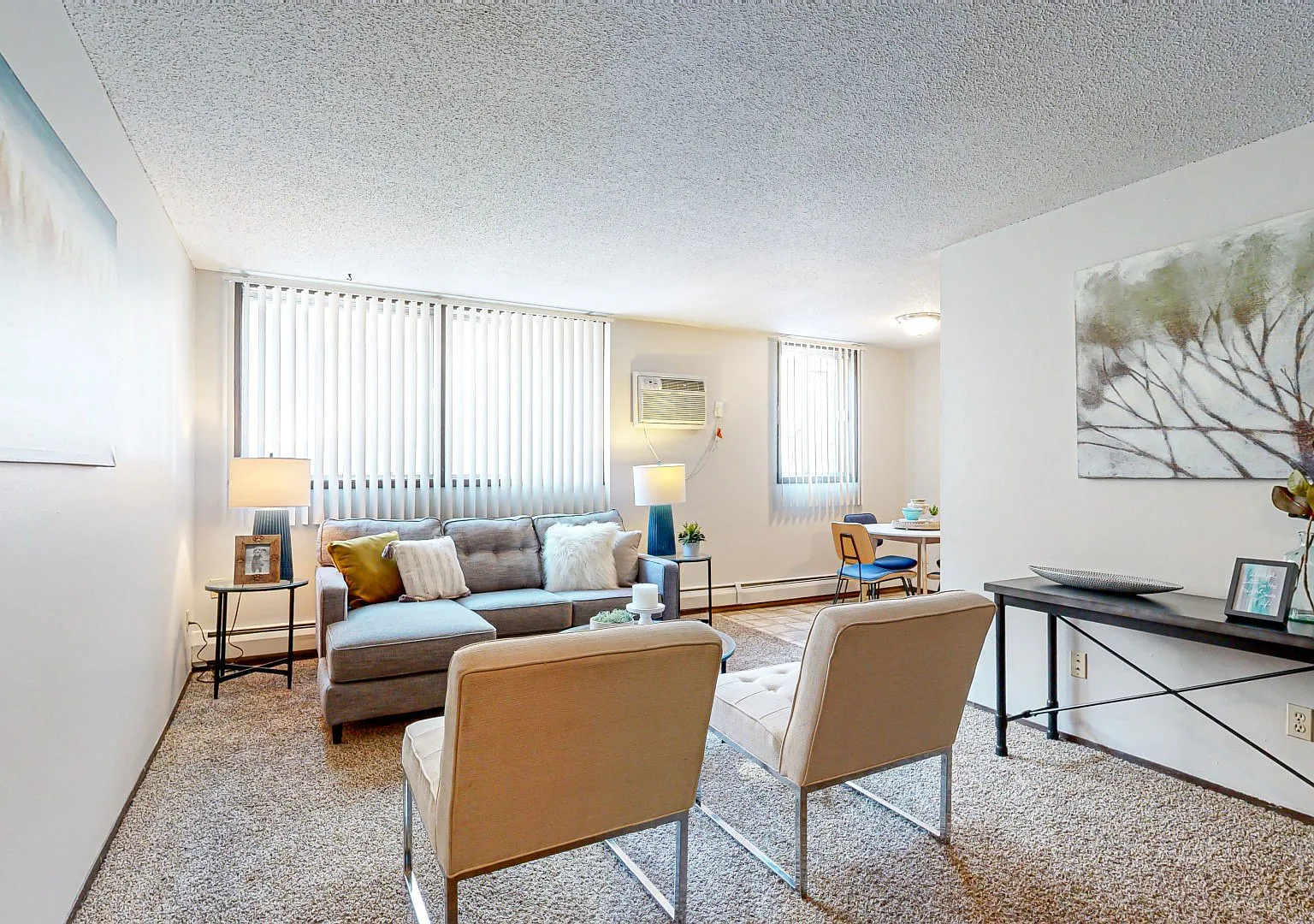 624 Huron Apartments — Photo 2