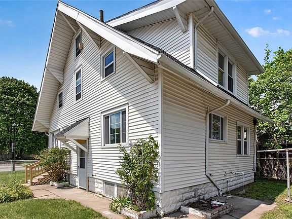 3rd image of 266 Epworth St