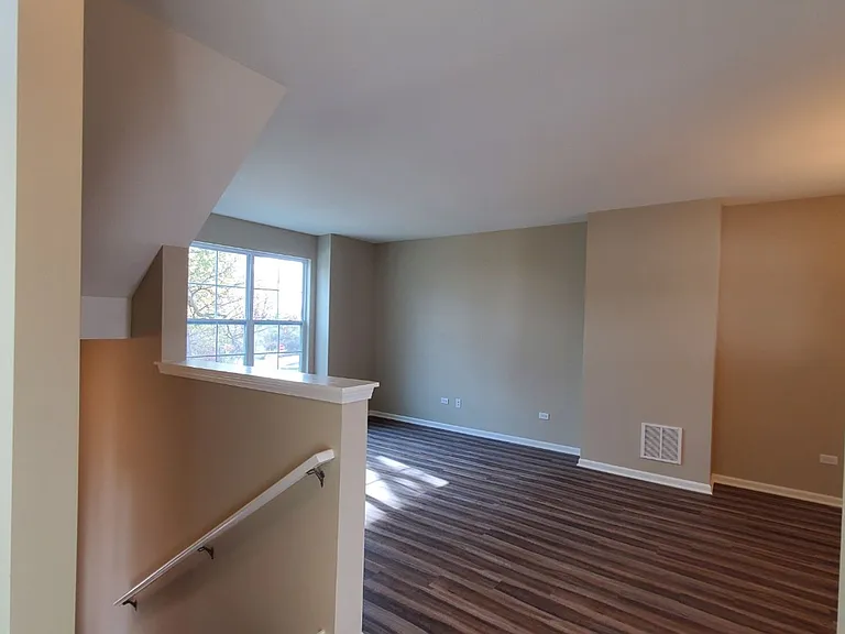 300 Timber Ridge Ct — Photo 9