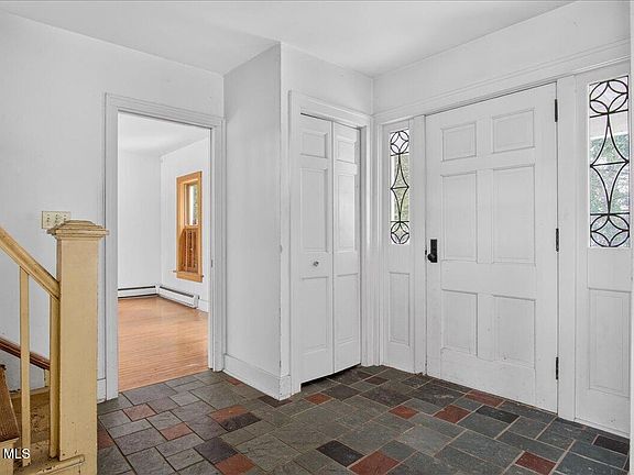 4th image of 263 Stillwater Bridge Road