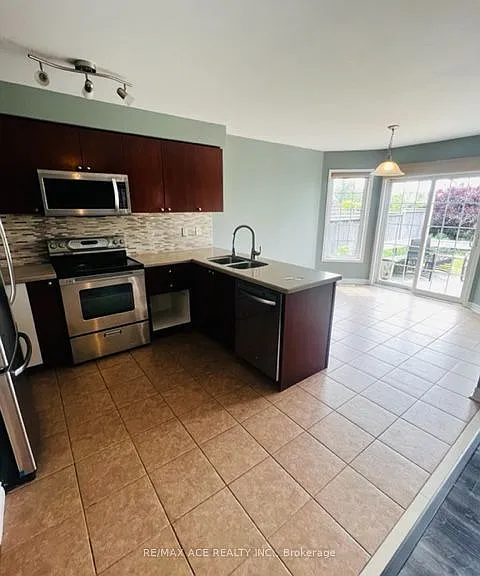 1512 Pennel Dr — Photo 3
