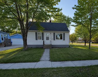 1630 14th St S, Fargo, ND, 58103