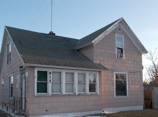 815 W 2nd St, Grand Island, NE 68801