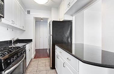 4th image of 1623 3rd Ave APT 30J