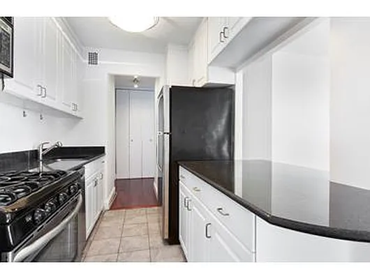 Rented by Douglas Elliman | media 3