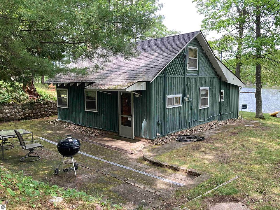 1st image of 288 Dyer Rd