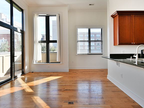 4th image of 224 S Laurens St Unit 410