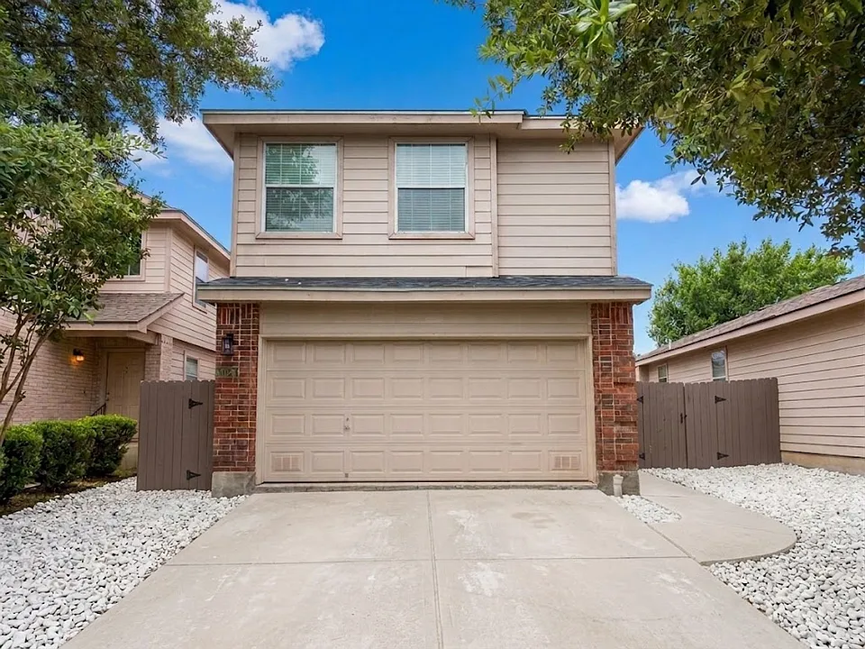 4015 Desert Cir