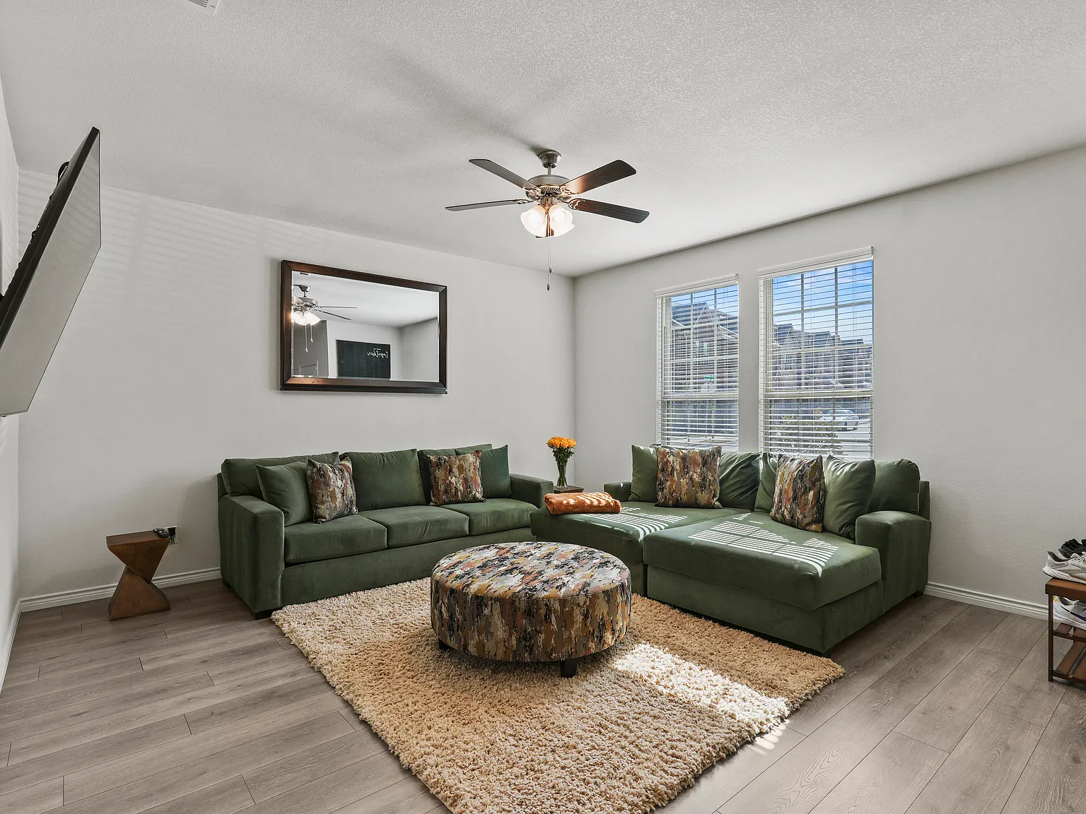 3 bed, 1711 sqft, $2,500 — Photo 3