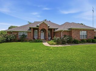 730 Kiowa Dr W, Lake Kiowa, TX 76240