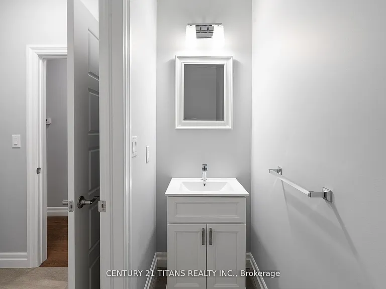 19 Tracy Dr — Photo 21