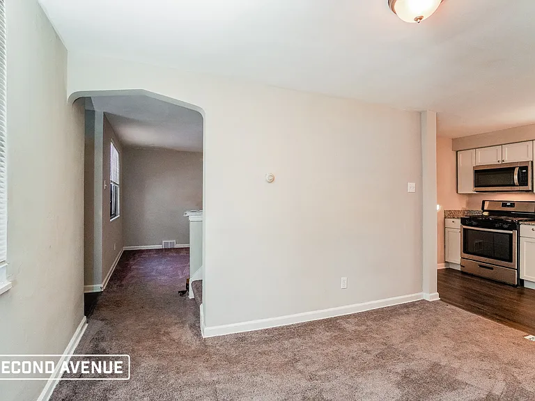 216 Grove Rd — Photo 6