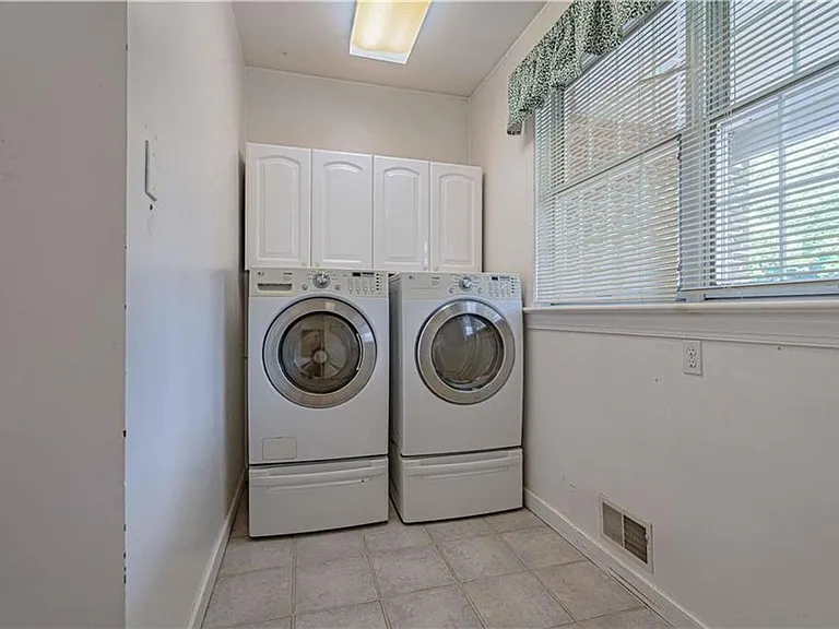3475 Manor Rd — Photo 10