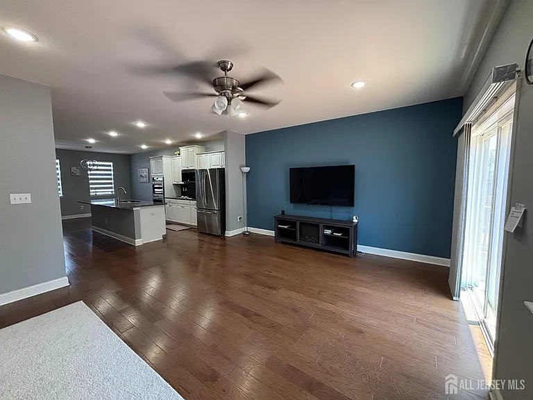 1302 Hights Farm Rd N — Photo 8