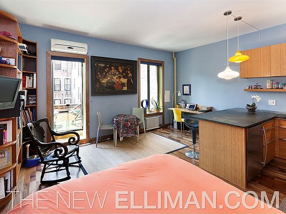 2nd image of 10 E 95th St APT 8B