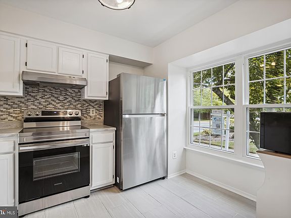4th image of 6901 Chiswick Ln
