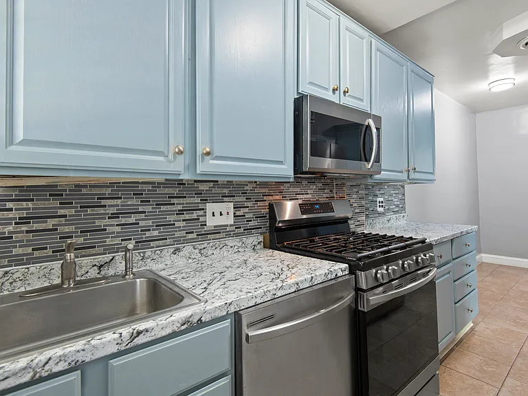 2600 N Longwood St — Photo 16