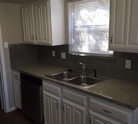 4th image of 1625 Meadowglen Ln
