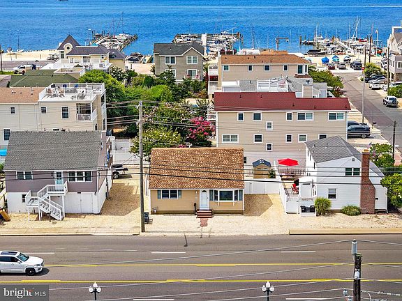 3rd image of 6204 Long Beach Blvd