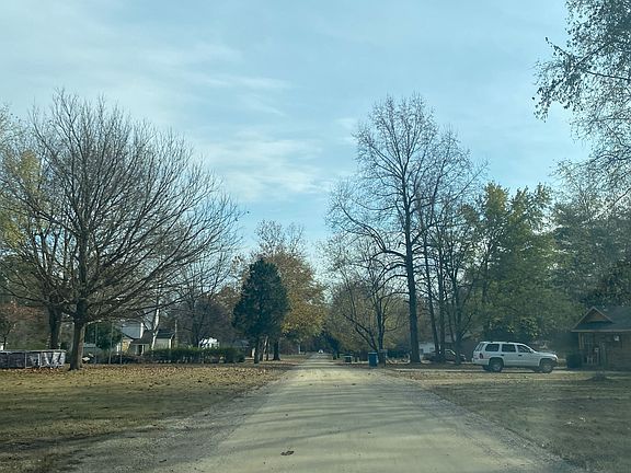 4th image of 17078 Arrowhead Dr
