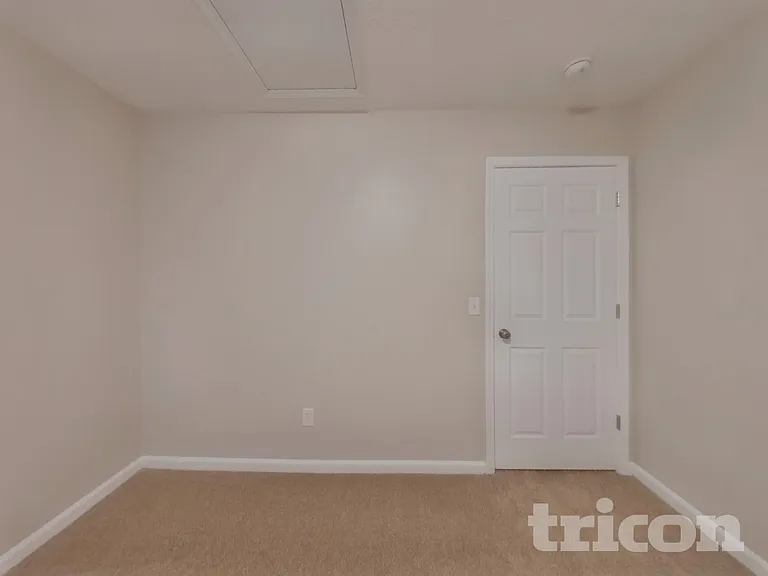 233 Windy Hollow Dr — Photo 15