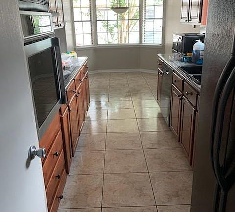 Kitchen & Breakfast area