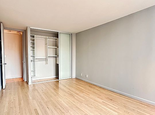 4th image of 215 W 95th St APT 10J
