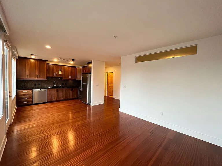 838 SE 38th Ave #302 — Photo 10
