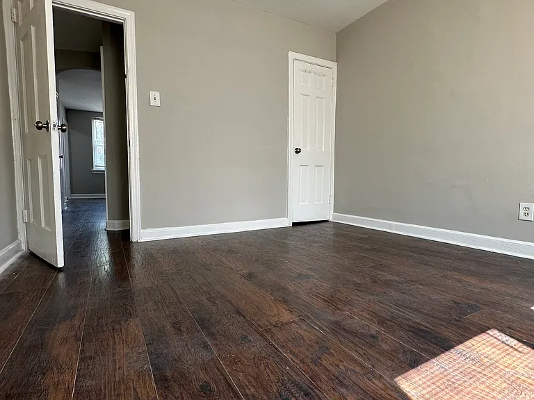 1422 Greeby St #1 — Photo 17