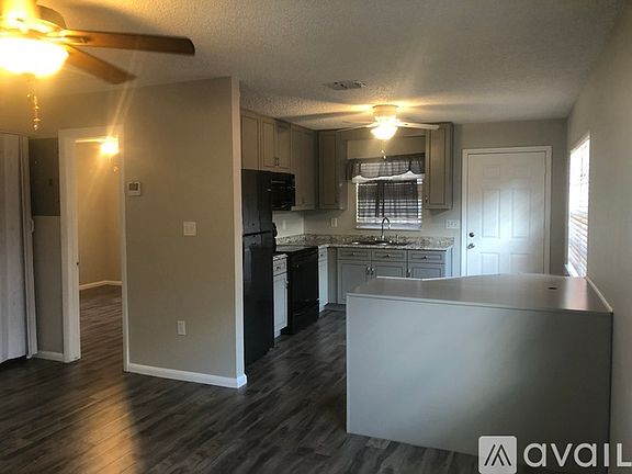 3rd image of 202 Harrow Ave #B