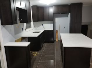 48 Charlotte St, Carteret, NJ 07008