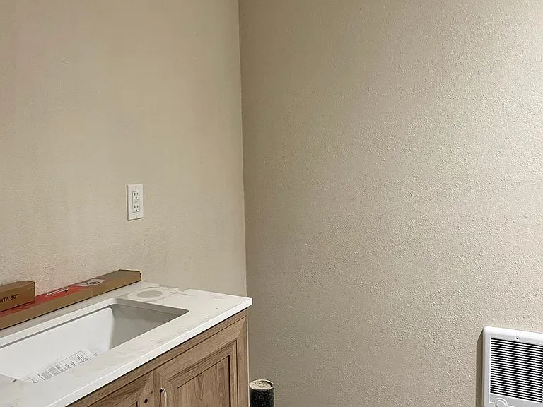 1190 N Mountain View Rd — Photo 17